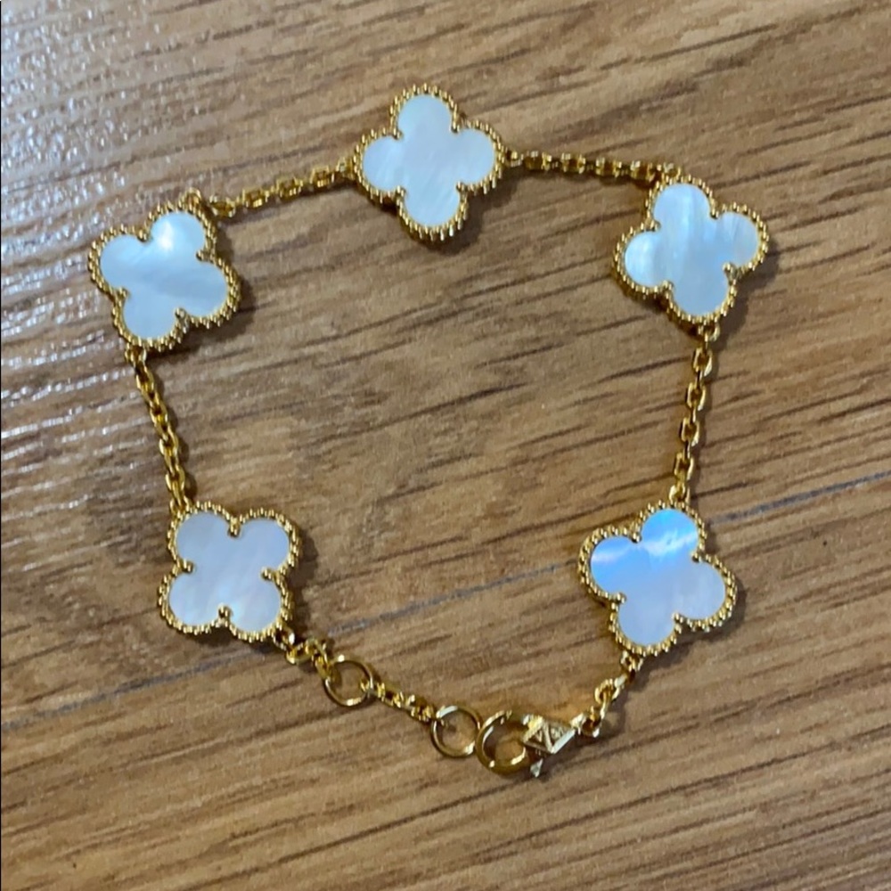Clover bracelet